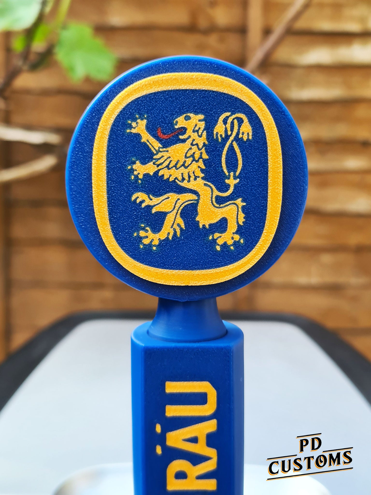 Lowenbrau Perfect Draft Tap Handle