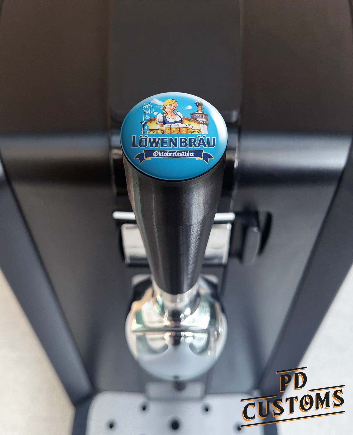 Lowenbrau Oktoberfest Perfect Draft Black Medallion