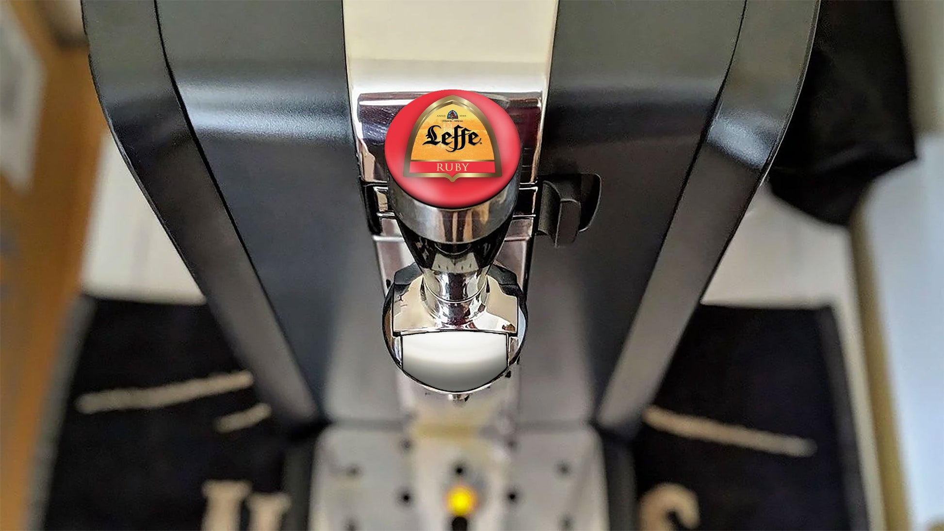 Leffe Ruby Perfect Draft Medallion Magnet